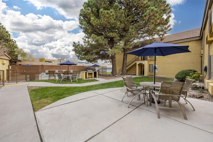 Best Western Airport Albuquerque InnSuites Hotel & Suites