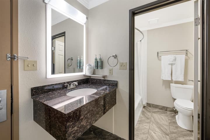 Best Western Airport Albuquerque InnSuites Hotel & Suites