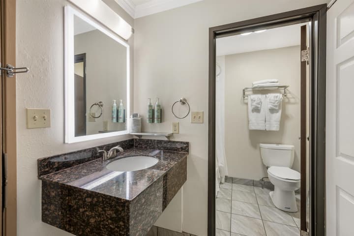 Best Western Airport Albuquerque InnSuites Hotel & Suites