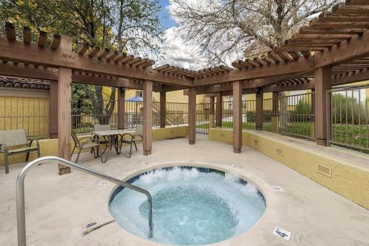 Best Western Airport Albuquerque InnSuites Hotel & Suites