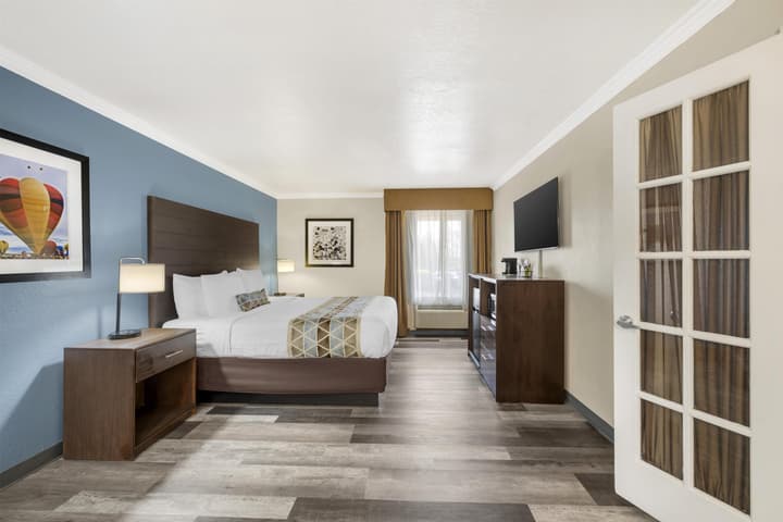 Best Western Airport Albuquerque InnSuites Hotel & Suites