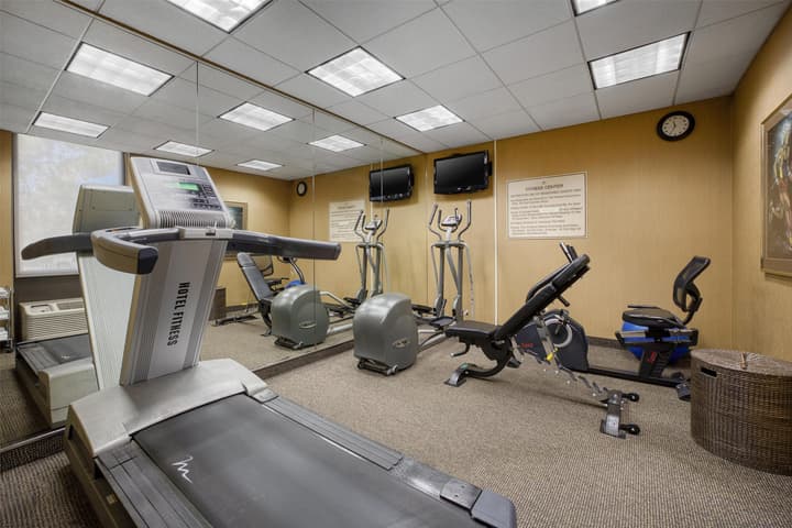 SureStay Plus Hotel by Best Western Chicago Lombard