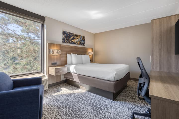 SureStay Plus Hotel by Best Western Chicago Lombard
