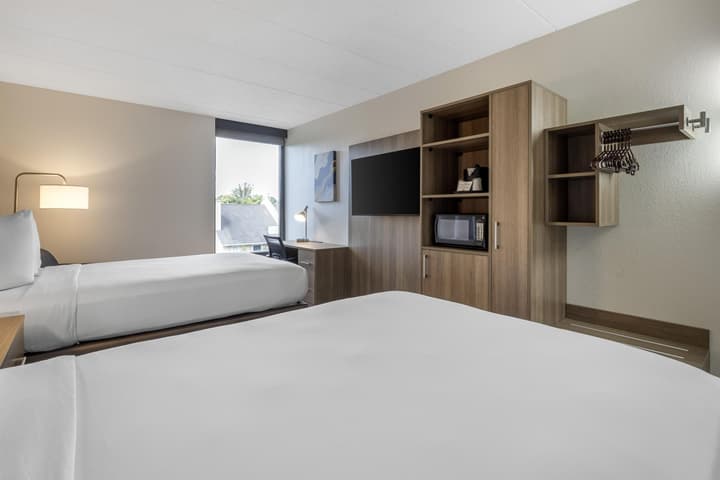SureStay Plus Hotel by Best Western Chicago Lombard