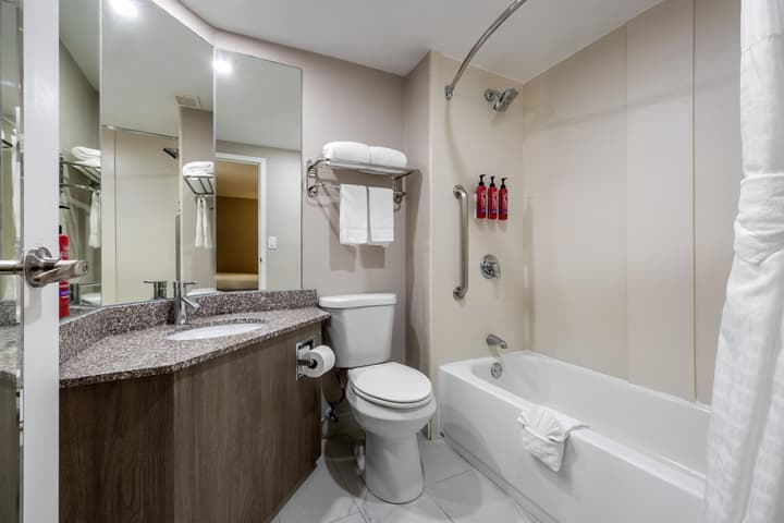 SureStay Plus Hotel by Best Western Chicago Lombard