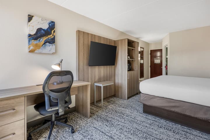 SureStay Plus Hotel by Best Western Chicago Lombard