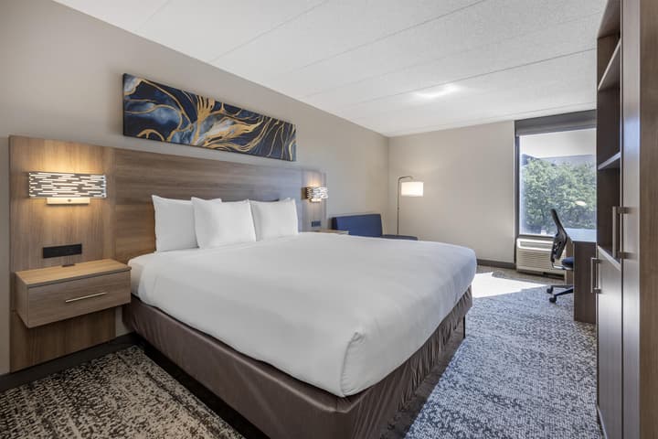SureStay Plus Hotel by Best Western Chicago Lombard