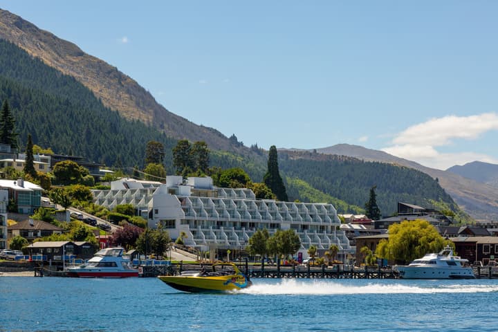 Crowne Plaza Hotel Queenstown by IHG