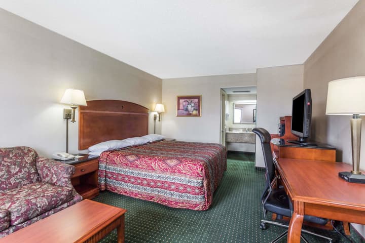 Days Inn by Wyndham Camp Springs/Andrews AFB DC Area