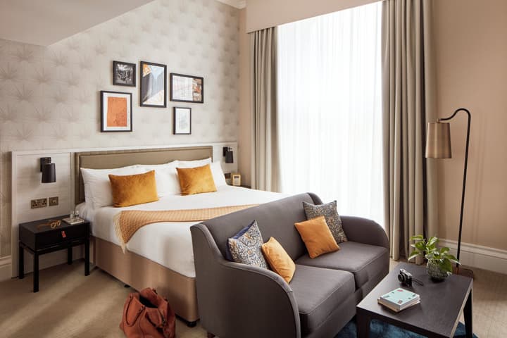 The Clermont London, Victoria
