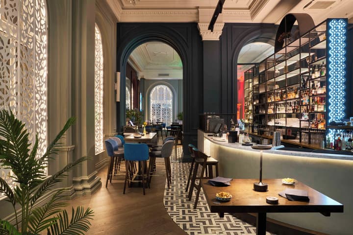 The Clermont London, Victoria