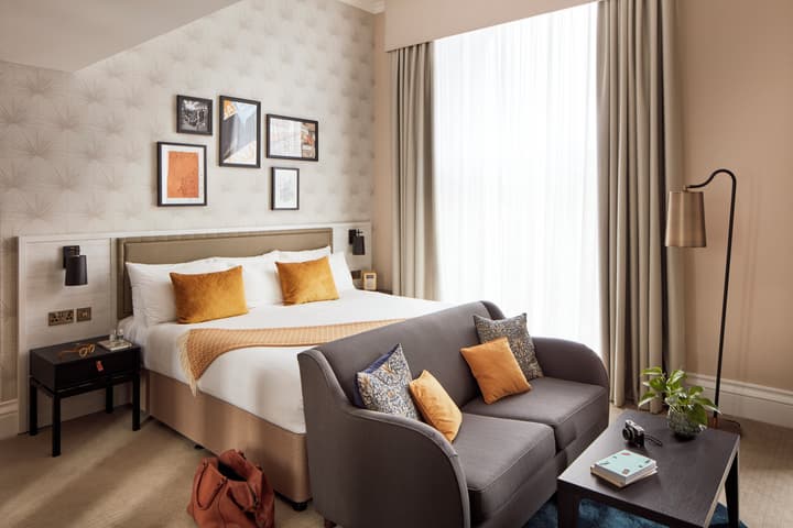 The Clermont London, Victoria