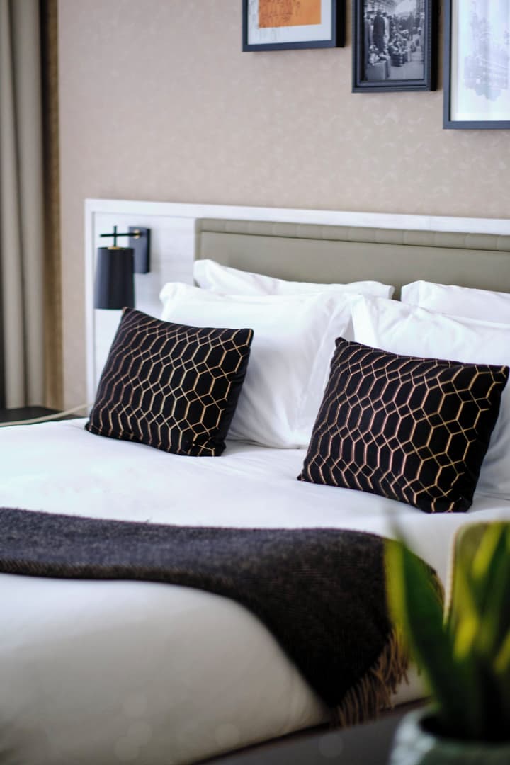 The Clermont London, Victoria