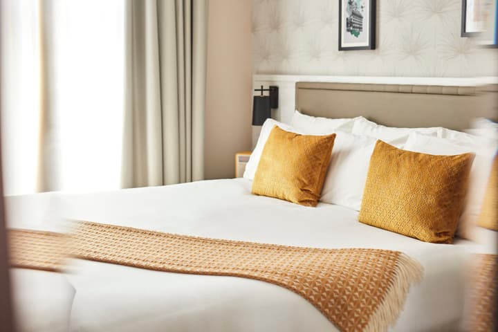 The Clermont London, Victoria