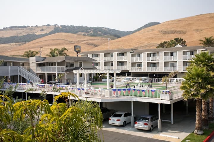 Pismo Lighthouse Suites