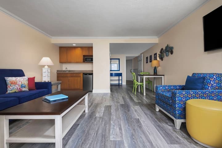 Pismo Lighthouse Suites