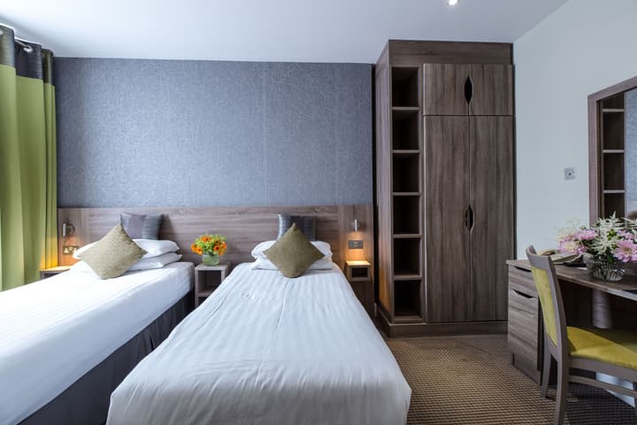Phoenix Hotel