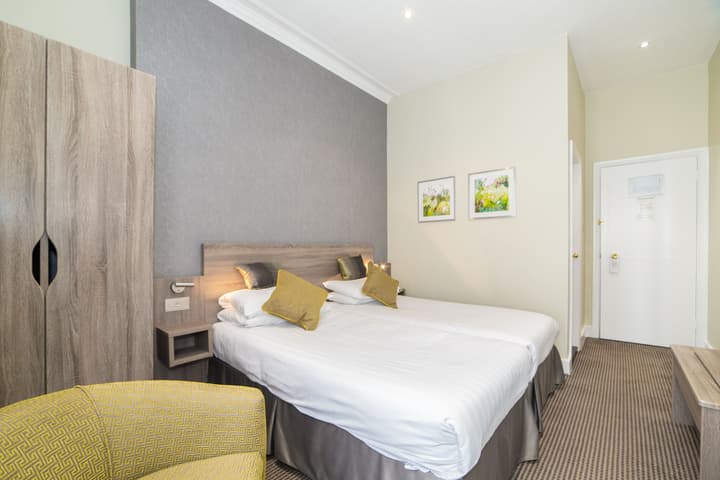 Phoenix Hotel