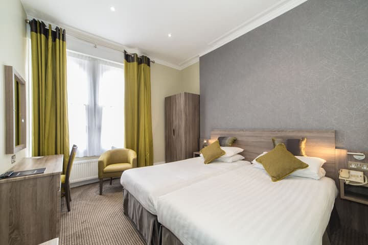 Phoenix Hotel