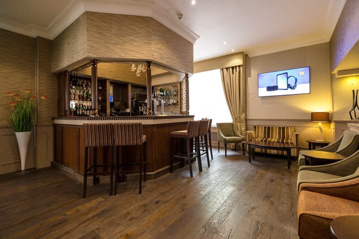 Phoenix Hotel