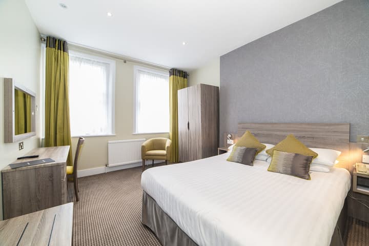 Phoenix Hotel