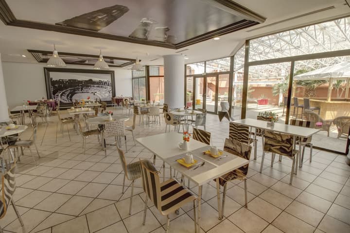 Hôtel Arles Plaza