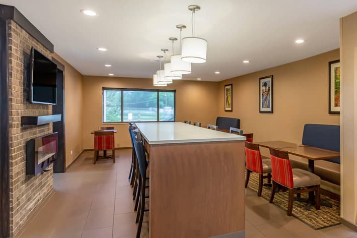 Comfort Suites Oakbrook Terrace - Chicago West