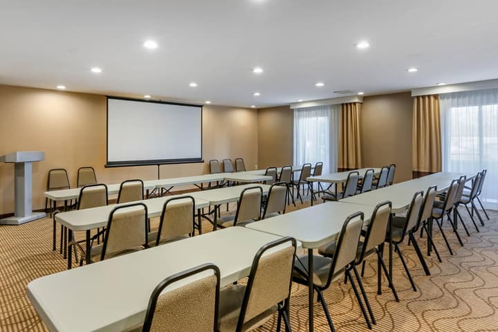 Comfort Suites Oakbrook Terrace - Chicago West