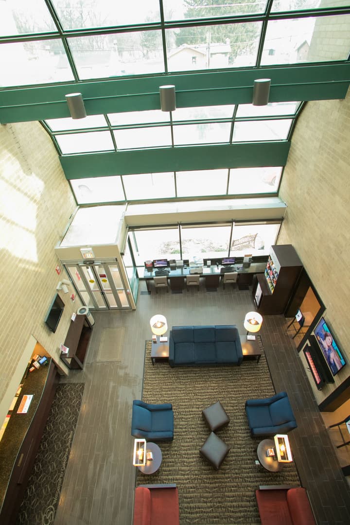 Comfort Suites Oakbrook Terrace near Oakbrook Center