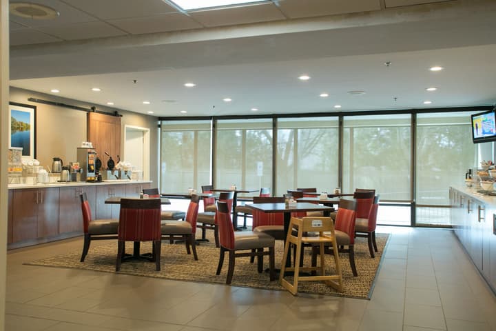 Comfort Suites Oakbrook Terrace near Oakbrook Center