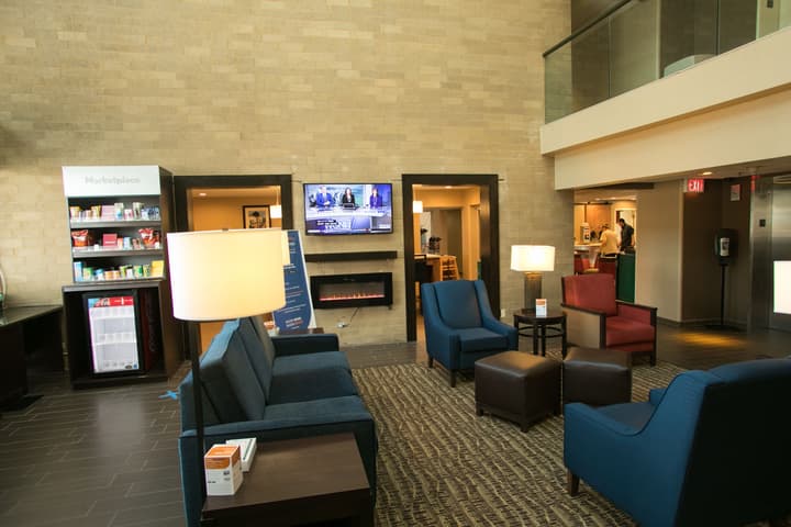 Comfort Suites Oakbrook Terrace near Oakbrook Center