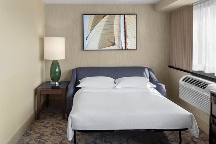 Sheraton Lincoln Harbor Hotel