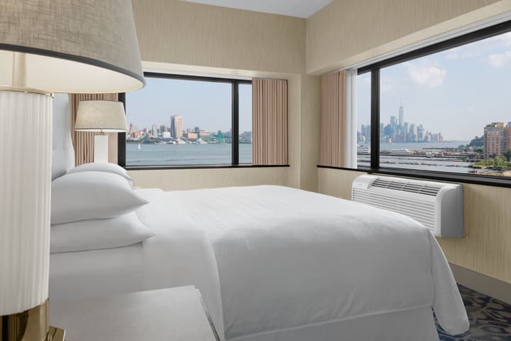 Sheraton Lincoln Harbor Hotel