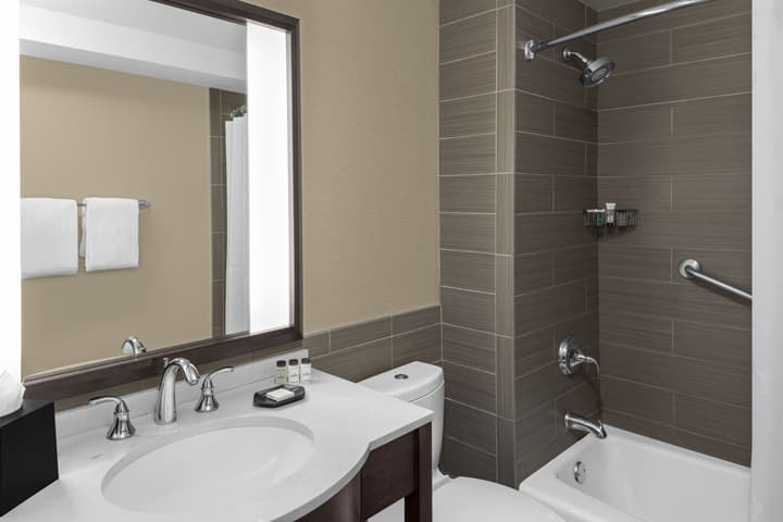 Sheraton Lincoln Harbor Hotel