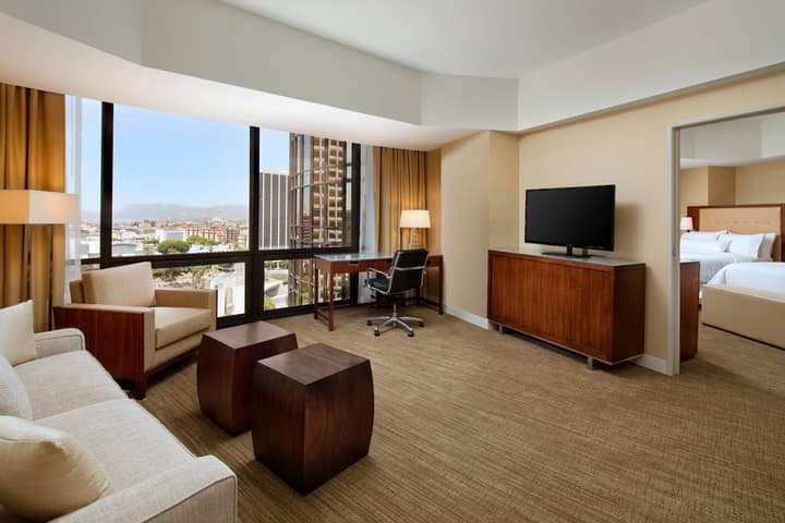 The Westin Bonaventure Hotel and Suites, Los Angeles