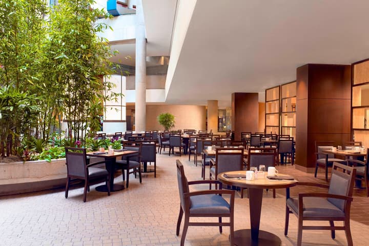The Westin Bonaventure Hotel and Suites, Los Angeles