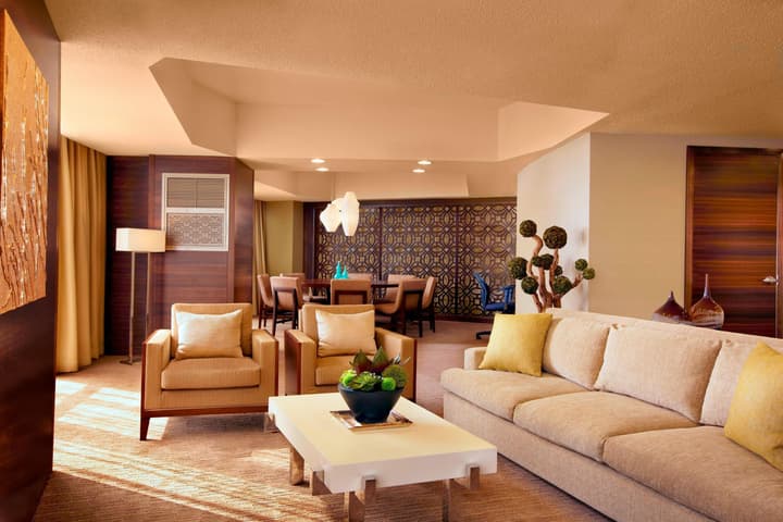 The Westin Bonaventure Hotel and Suites, Los Angeles