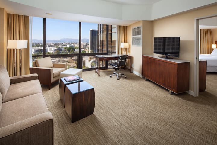 The Westin Bonaventure Hotel and Suites, Los Angeles