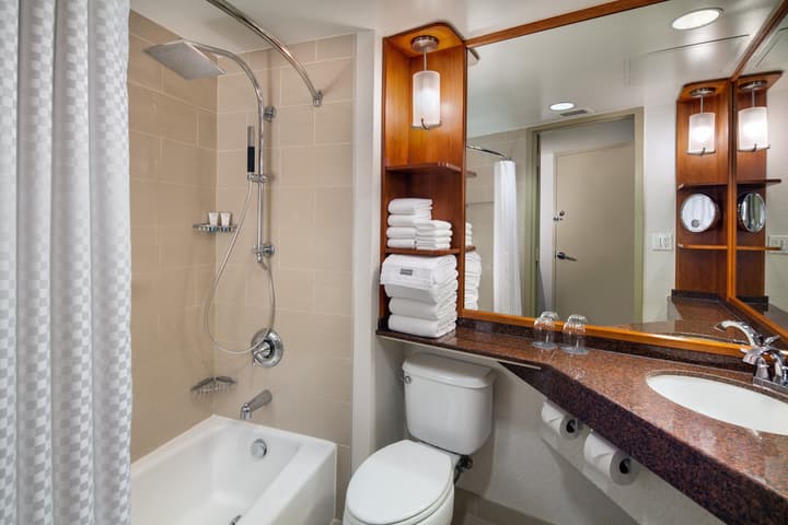 The Westin Bonaventure Hotel and Suites, Los Angeles