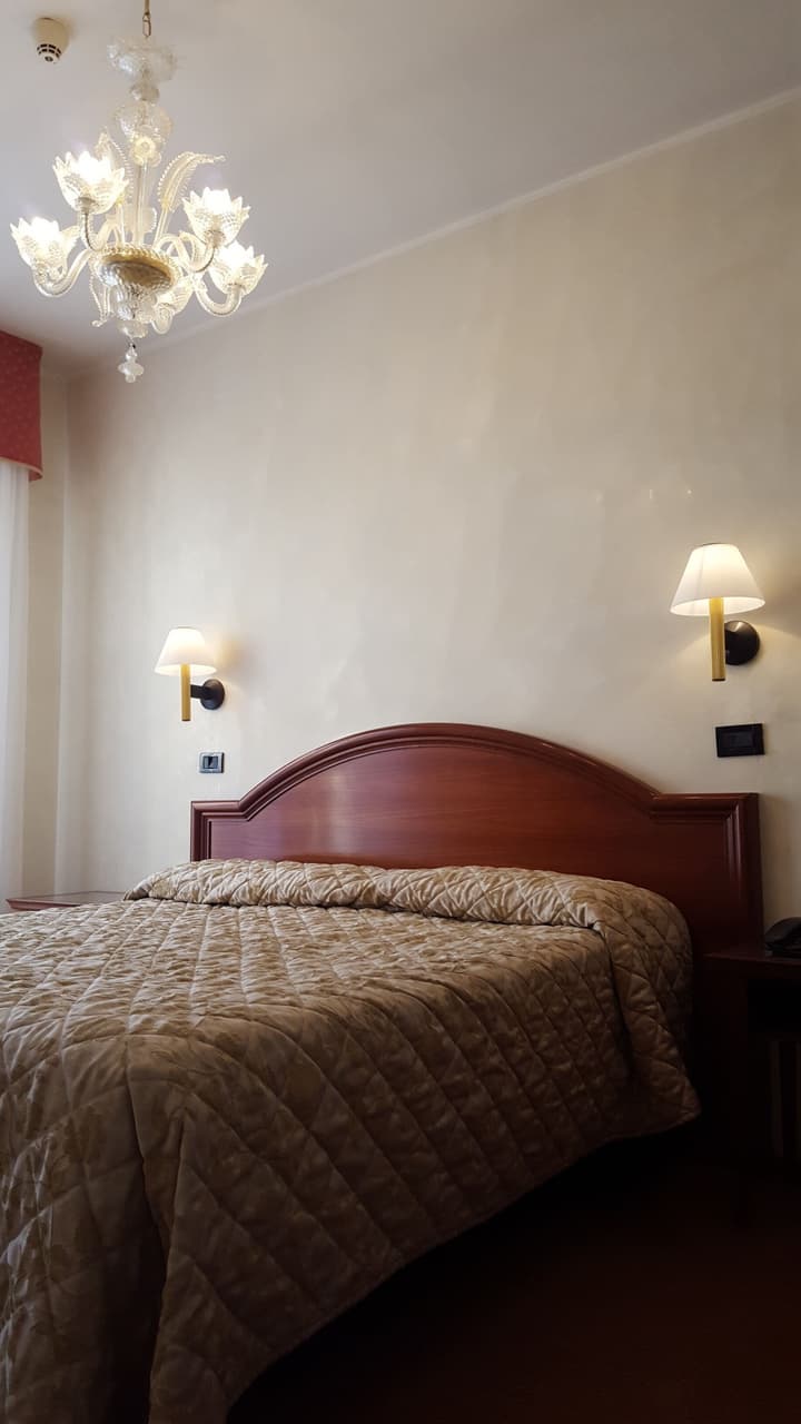 Carlton Capri Hotel