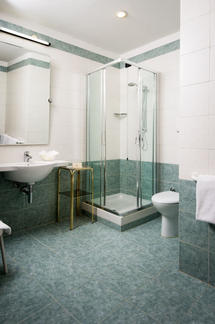 Carlton Capri Hotel
