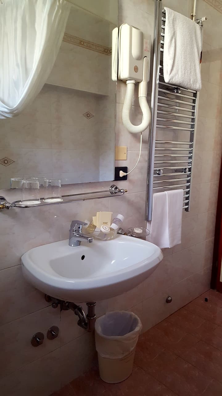 Carlton Capri Hotel