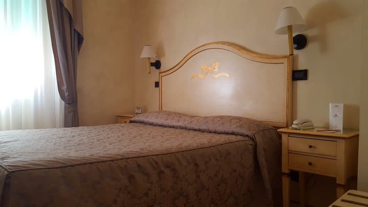 Carlton Capri Hotel