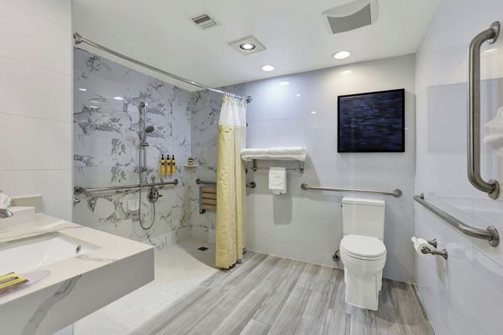 Best Western Plus Sunset Plaza Hotel