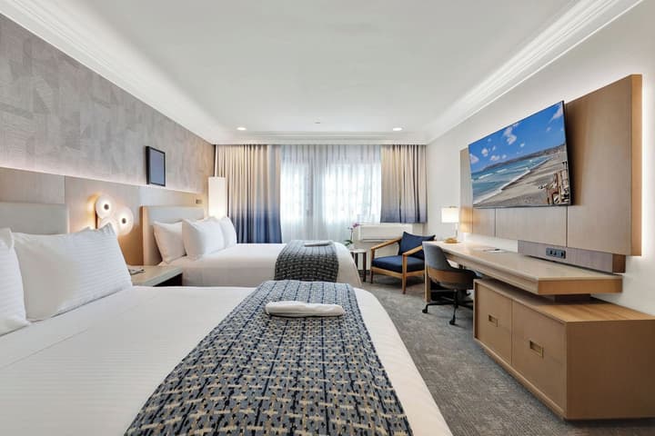 Best Western Plus Sunset Plaza Hotel