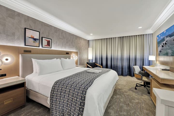 Best Western Plus Sunset Plaza Hotel