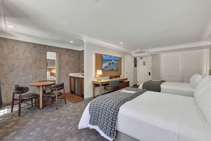 Best Western Plus Sunset Plaza Hotel