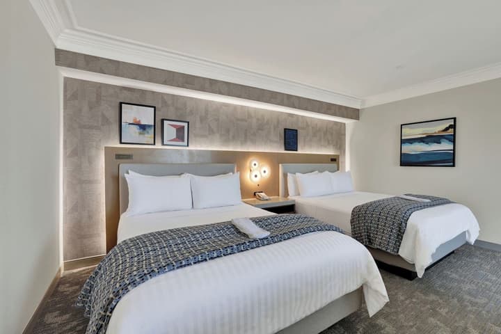 Best Western Plus Sunset Plaza Hotel