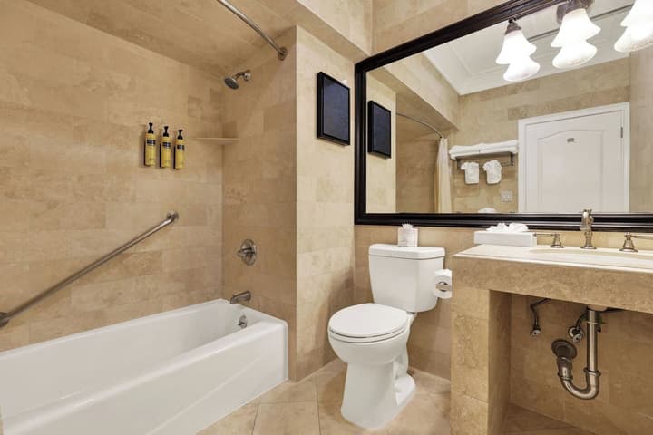 Best Western Plus Sunset Plaza Hotel
