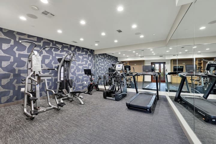 Best Western Plus Sunset Plaza Hotel